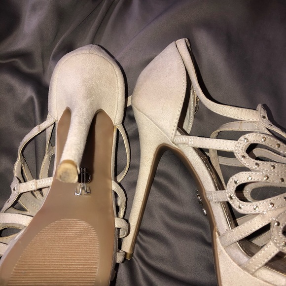 Nude faux suede heels - Picture 2 of 3